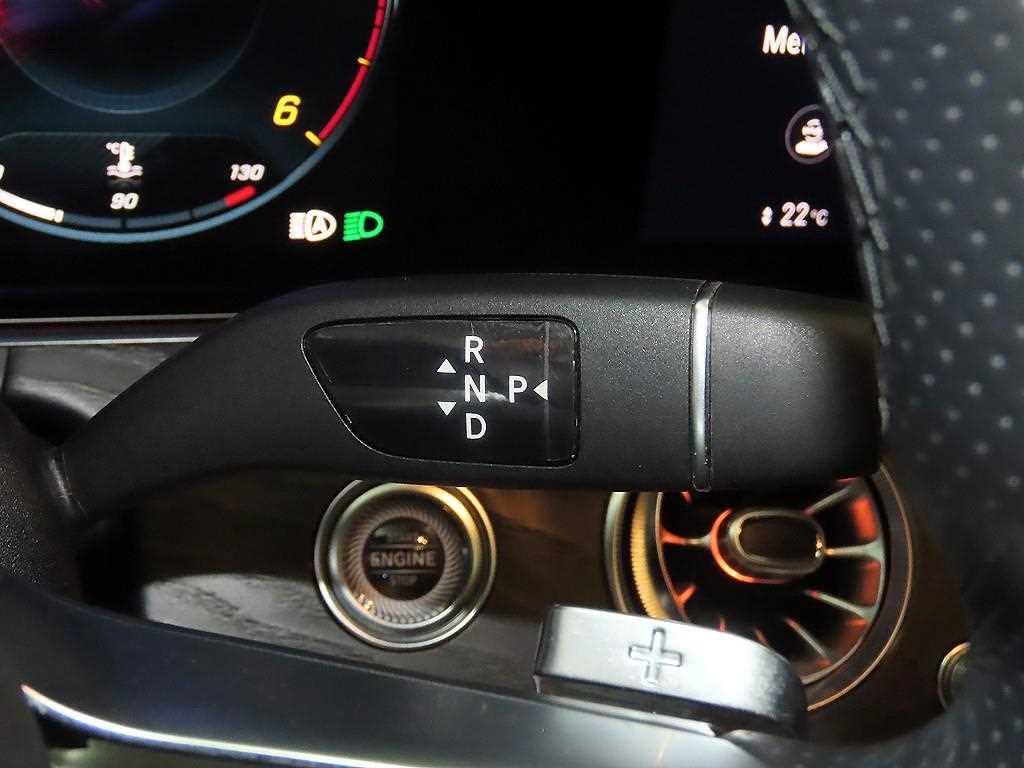 Mercedes-Benz E-Class — photo 13