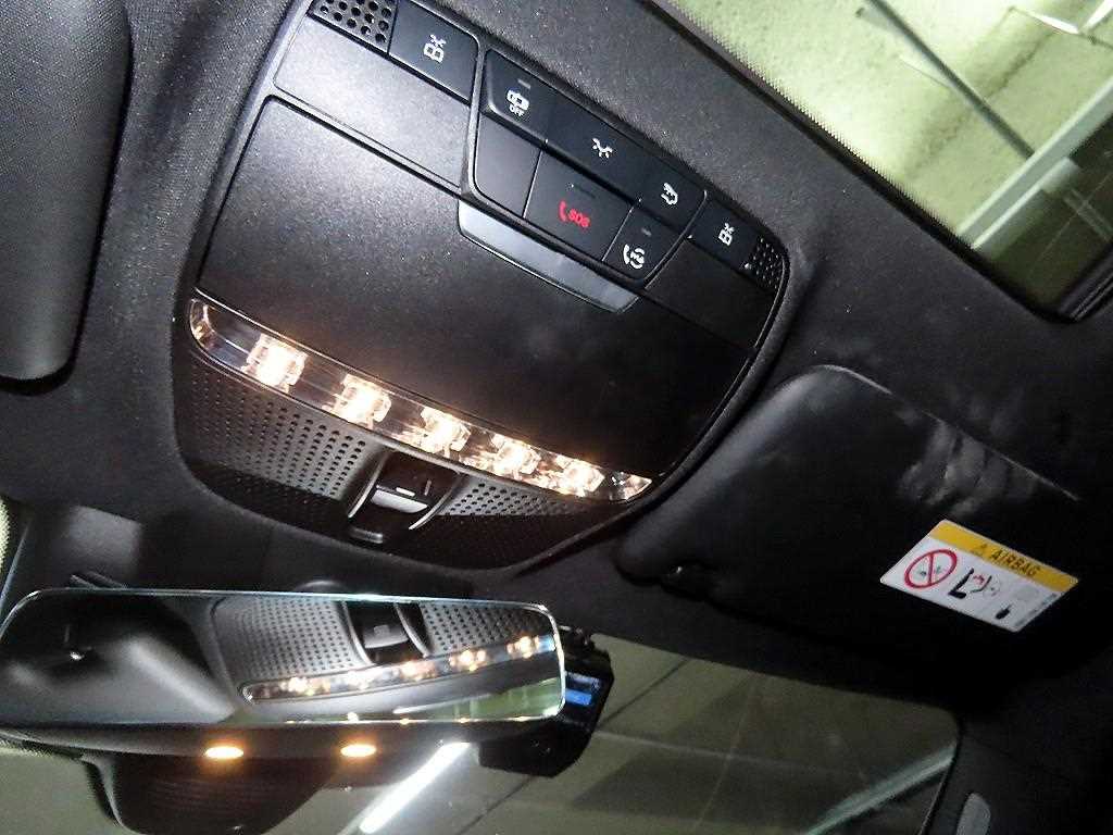 Mercedes-Benz E-Class — photo 15