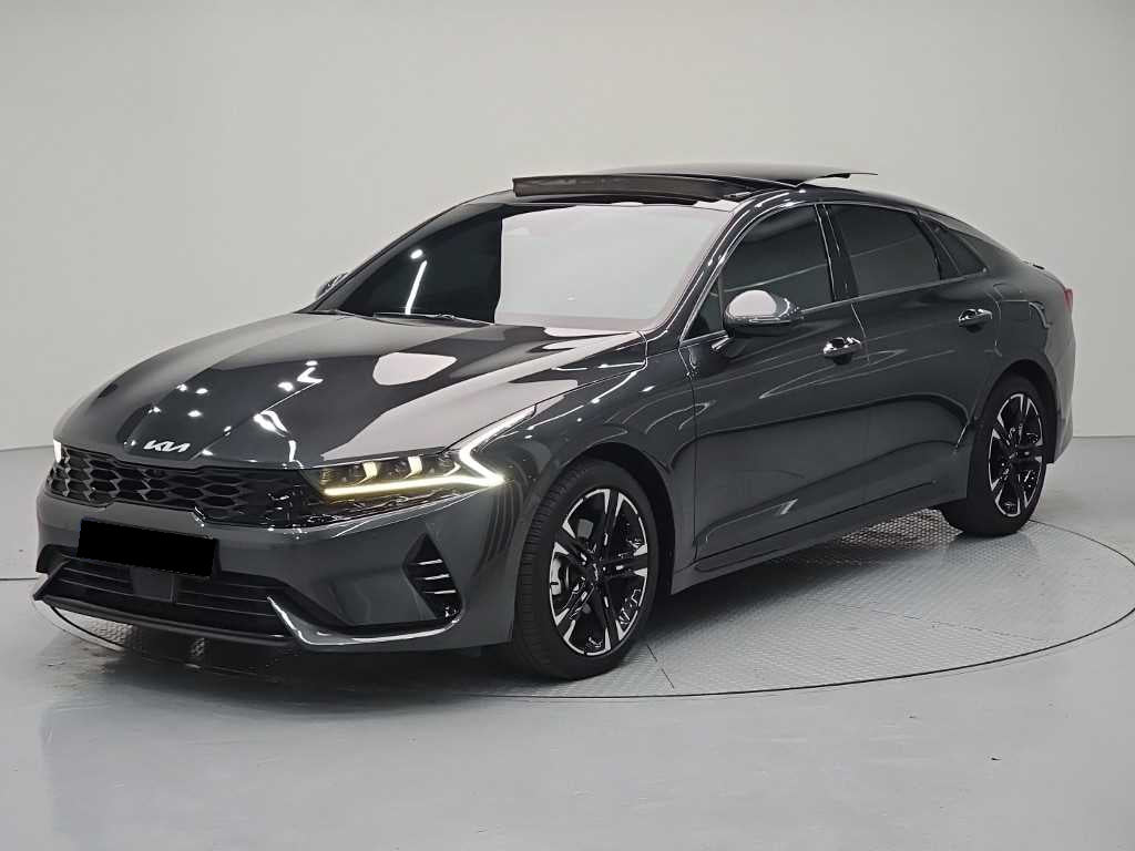 Kia K5 — photo 01