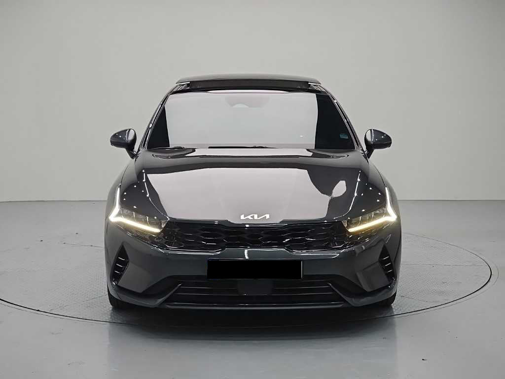 Kia K5 — photo 02