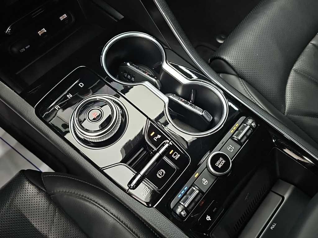 Kia K5 — photo 08