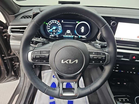 Kia K5 — photo 09