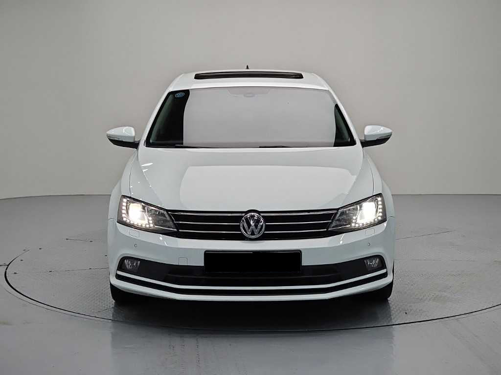 Volkswagen Jetta — photo 02