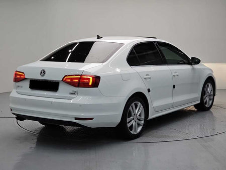 Volkswagen Jetta — photo 04