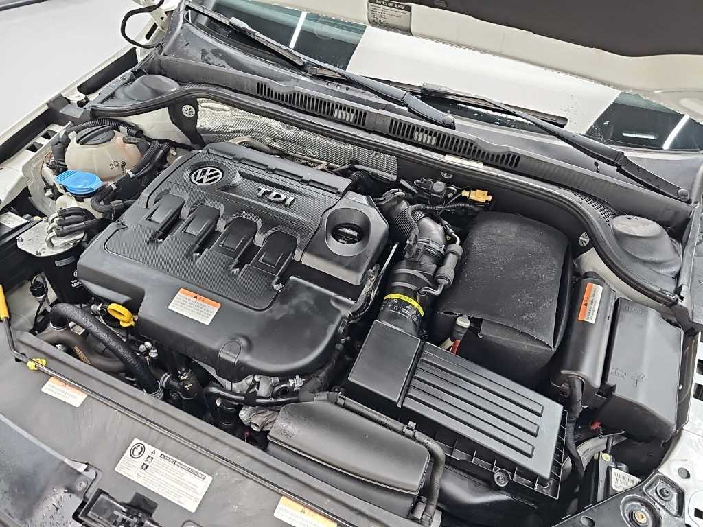 Volkswagen Jetta — photo 05
