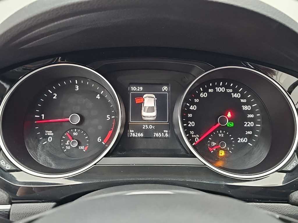 Volkswagen Jetta — photo 06