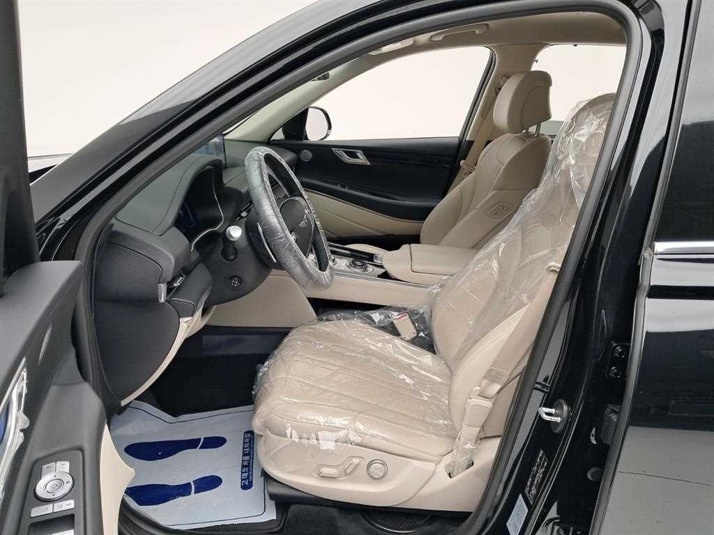 Genesis GV80 — photo 11