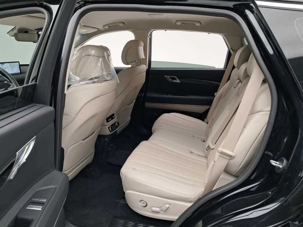 Genesis GV80 — photo 12