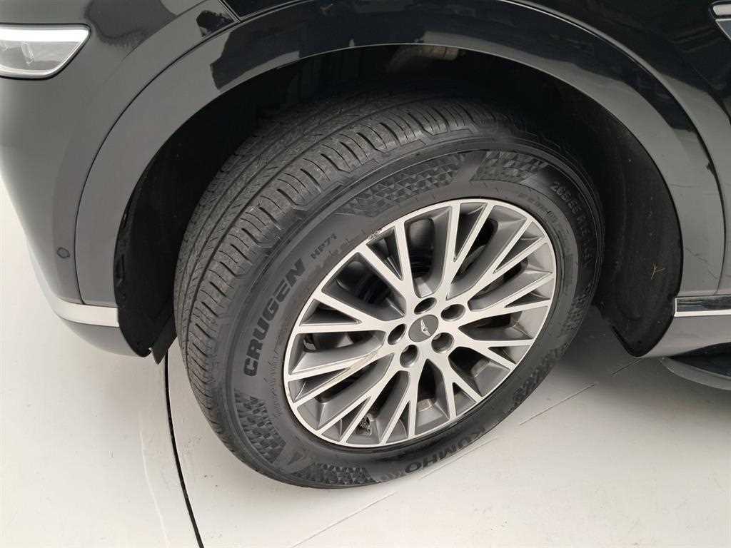 Genesis GV80 — photo 20