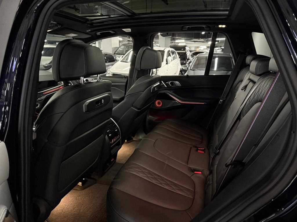 BMW X5 — photo 11