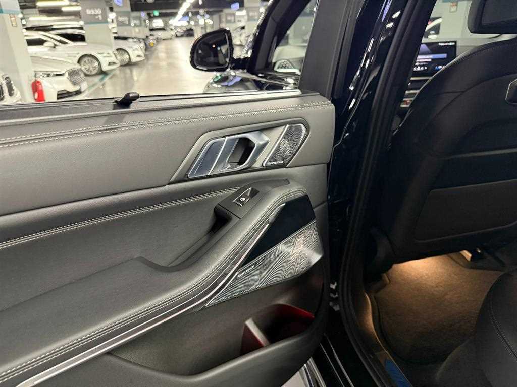 BMW X5 — photo 18