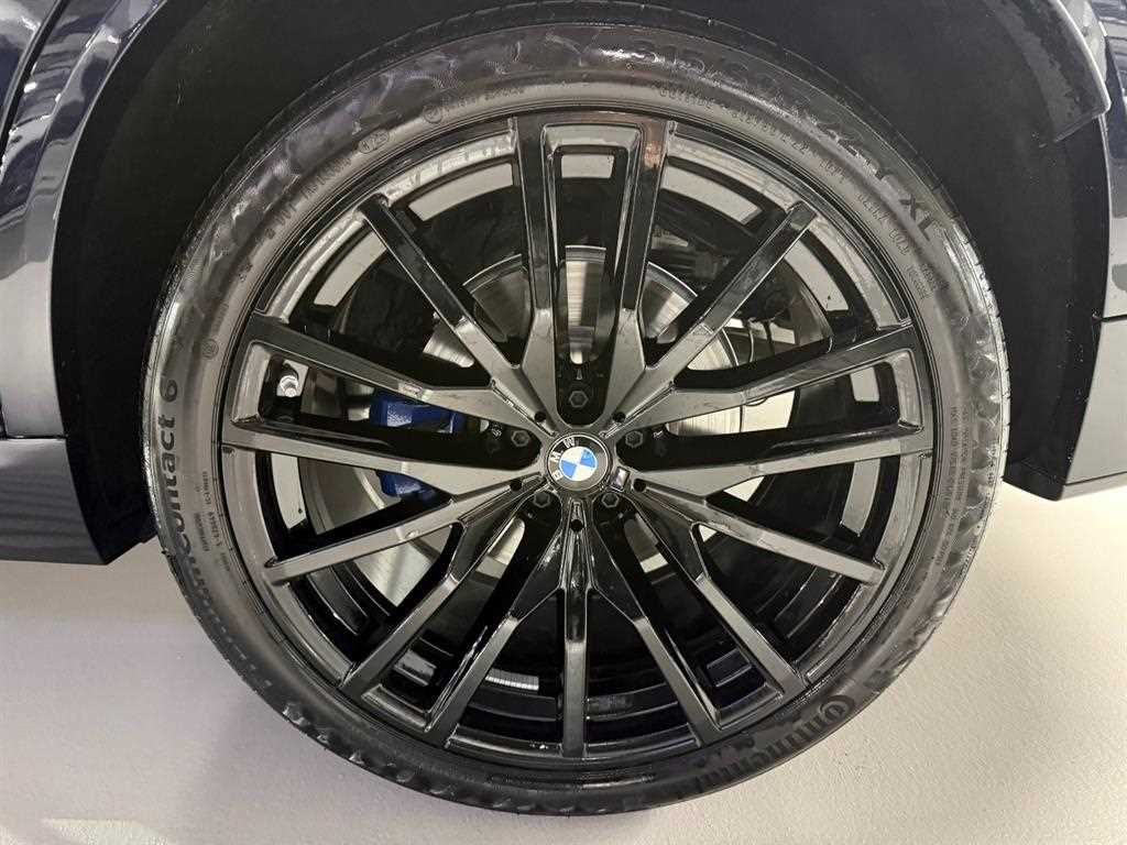 BMW X5 — photo 20