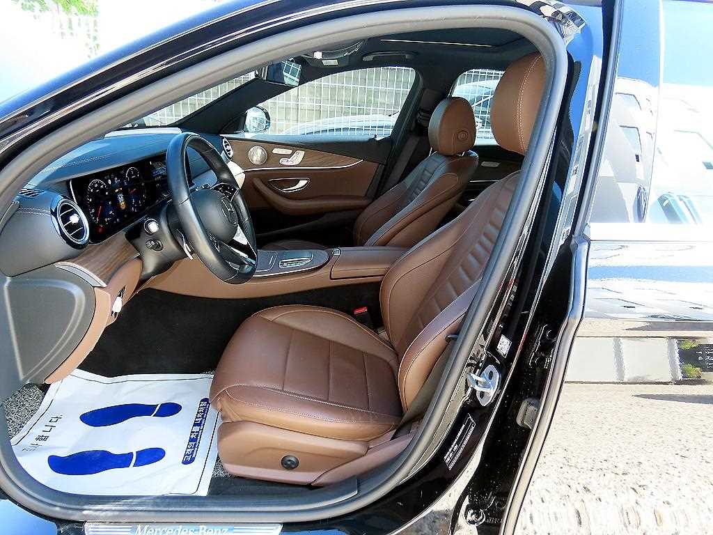 Mercedes-Benz E-Class — photo 05