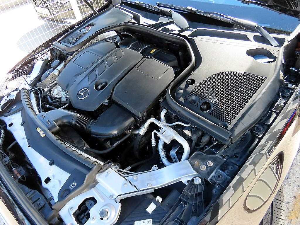 Mercedes-Benz E-Class — photo 19
