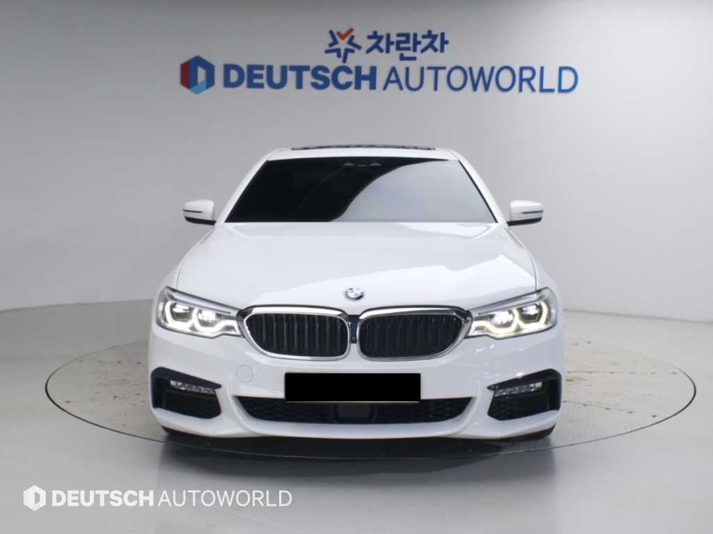 BMW 5-Series — photo 03