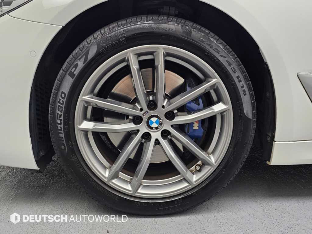 BMW 5-Series — photo 05