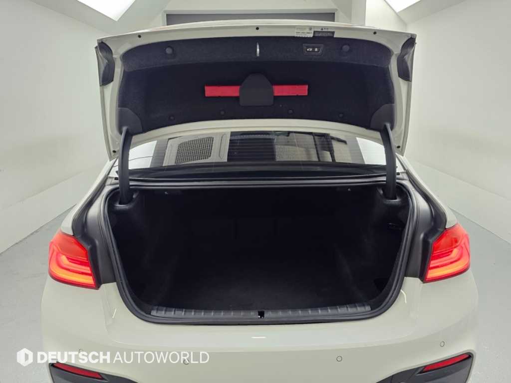 BMW 5-Series — photo 19