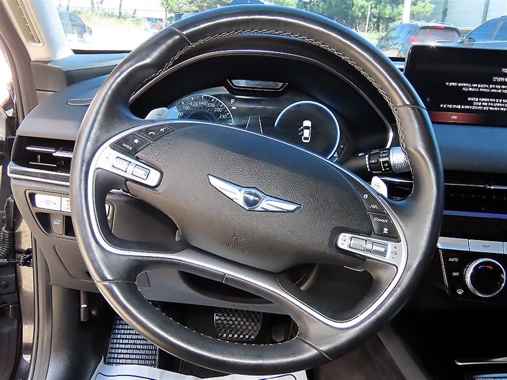 Genesis G80 — photo 07