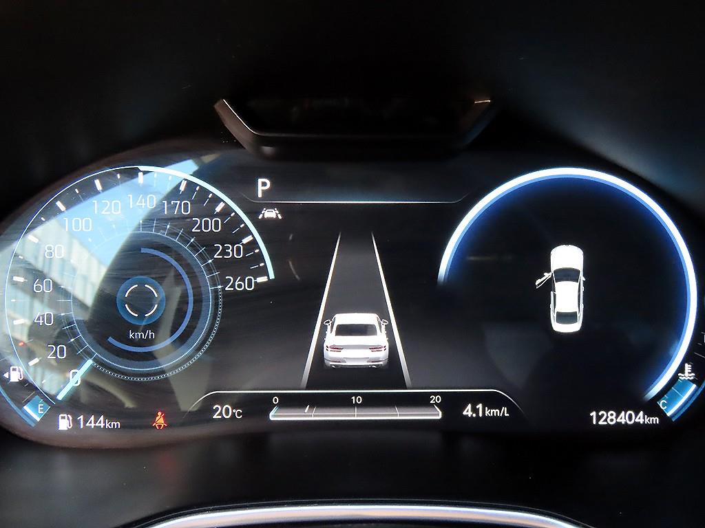 Genesis G80 — photo 08