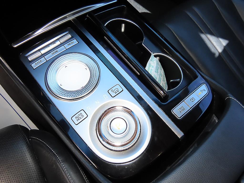 Genesis G80 — photo 10