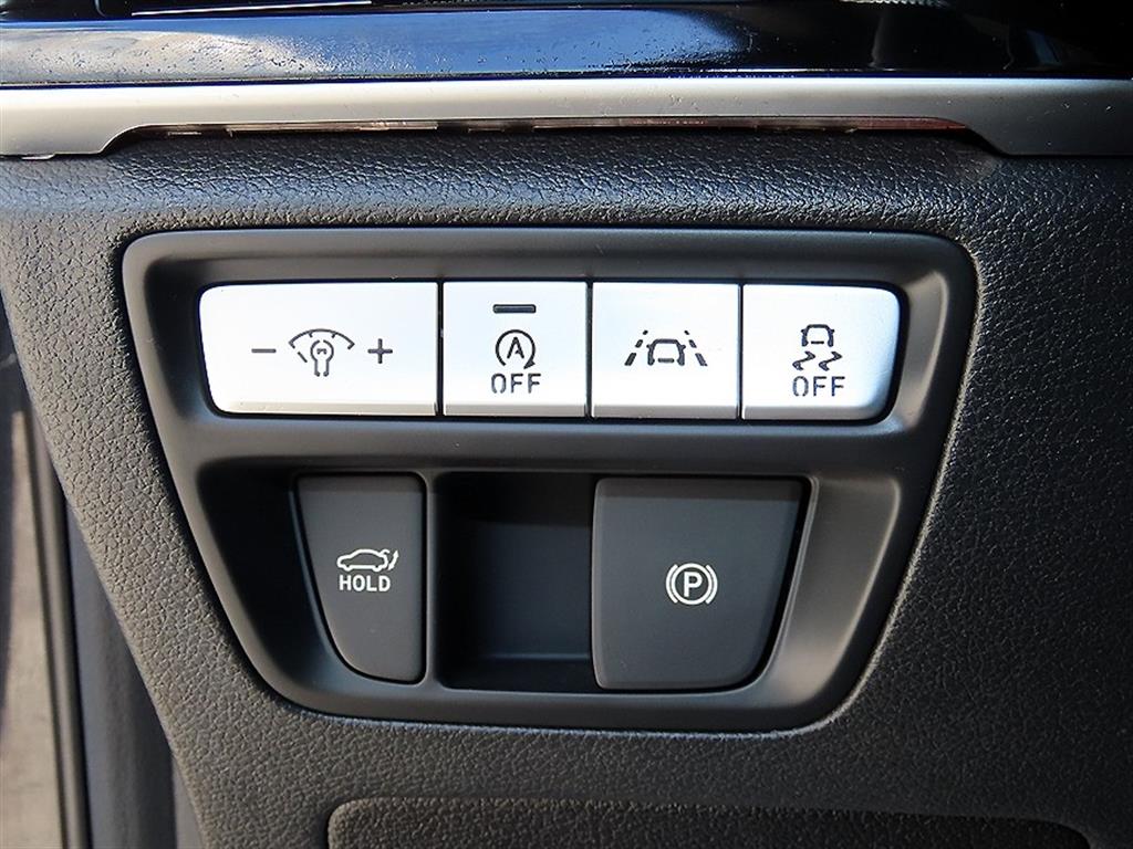 Genesis G80 — photo 12
