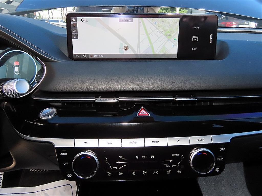 Genesis G80 — photo 13