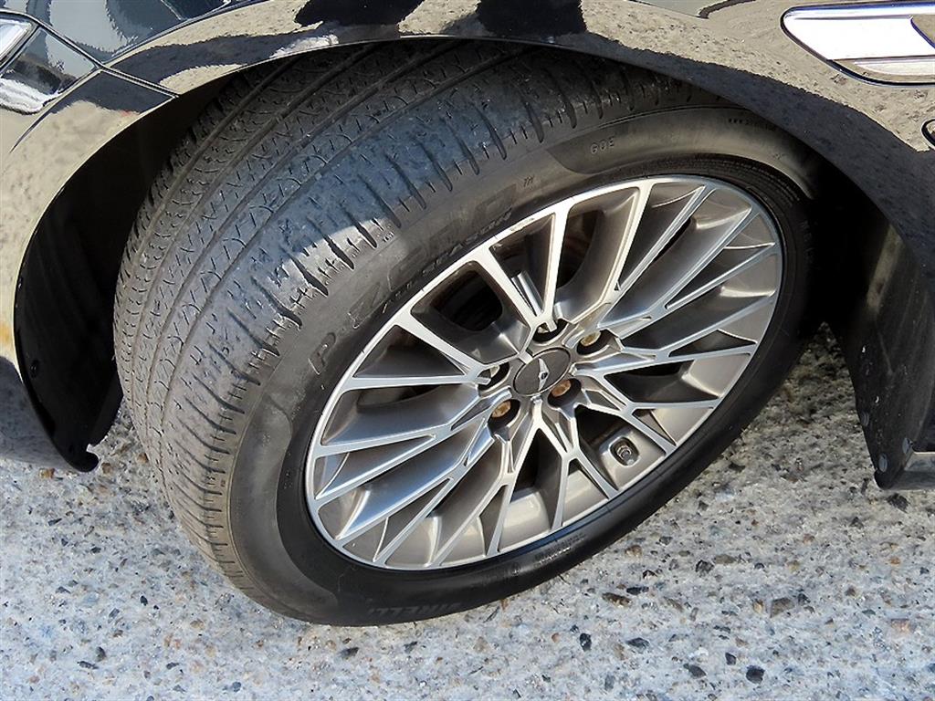 Genesis G80 — photo 20