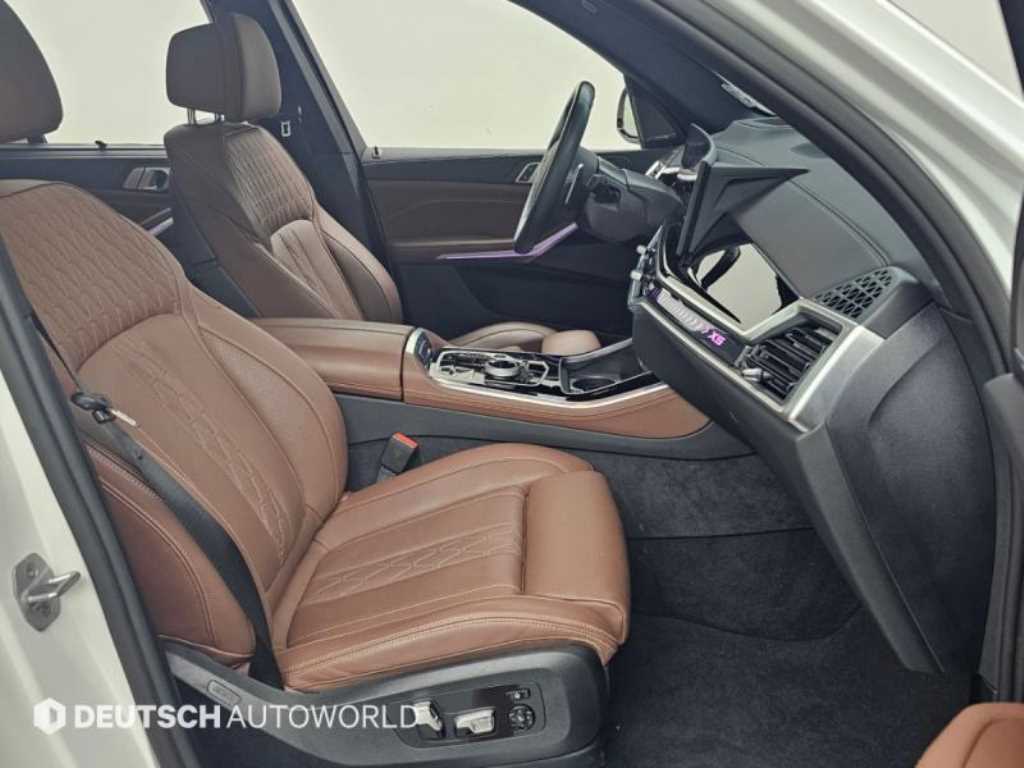 BMW X5 — photo 10