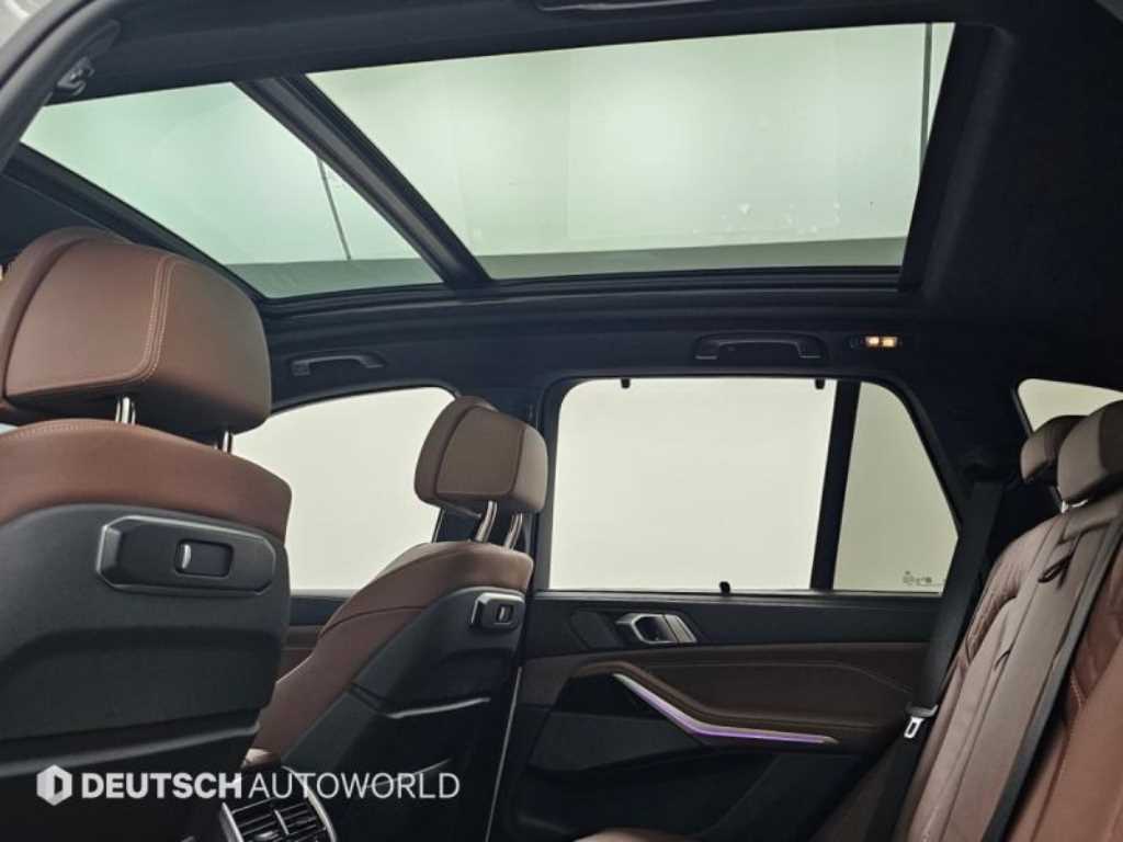 BMW X5 — photo 18