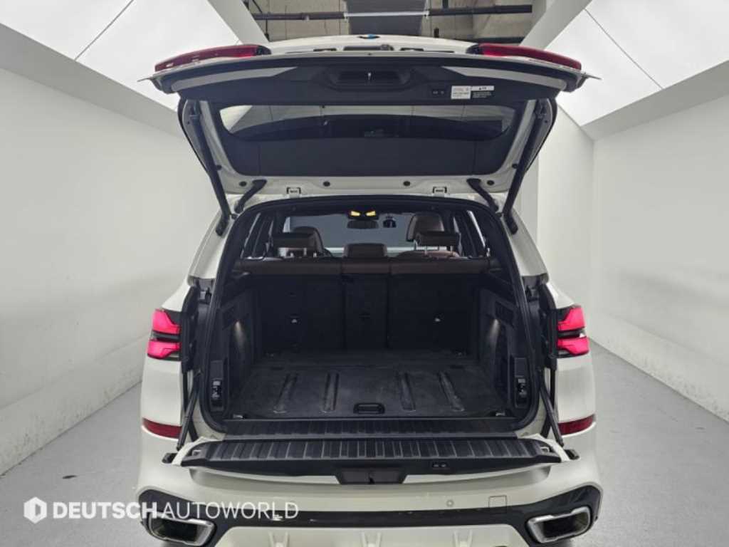 BMW X5 — photo 19