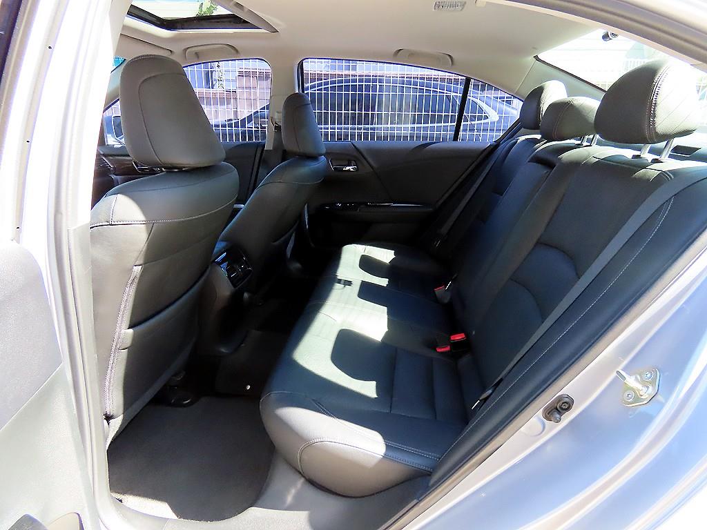 Honda Accord — photo 06