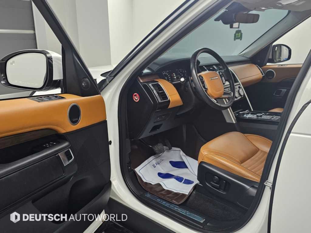 Land Rover Discovery — photo 11
