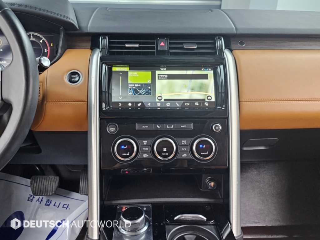 Land Rover Discovery — photo 14