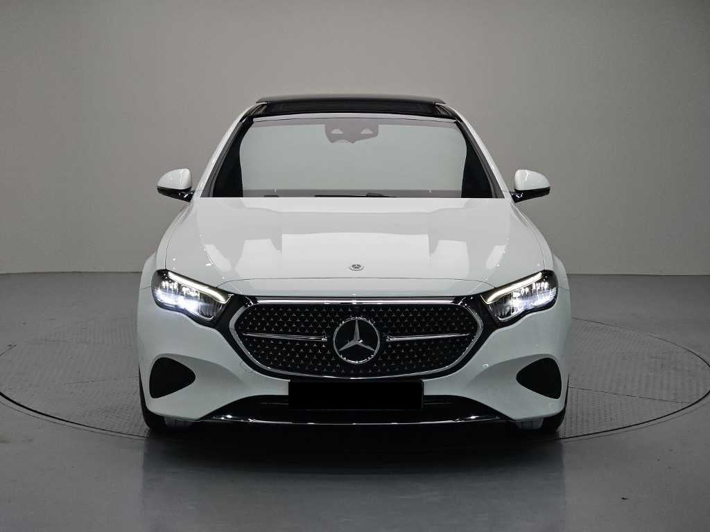 Mercedes-Benz E-Class — photo 02