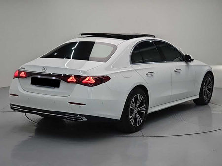 Mercedes-Benz E-Class — photo 04