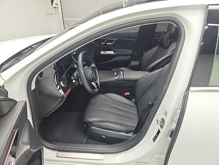 Mercedes-Benz E-Class — photo 11