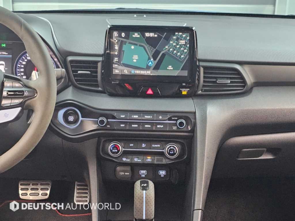 Hyundai Veloster — photo 14