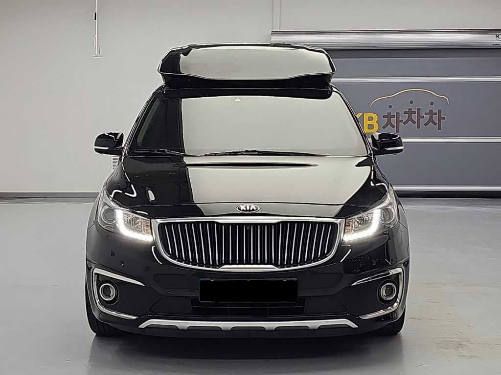 Kia Carnival — photo 02