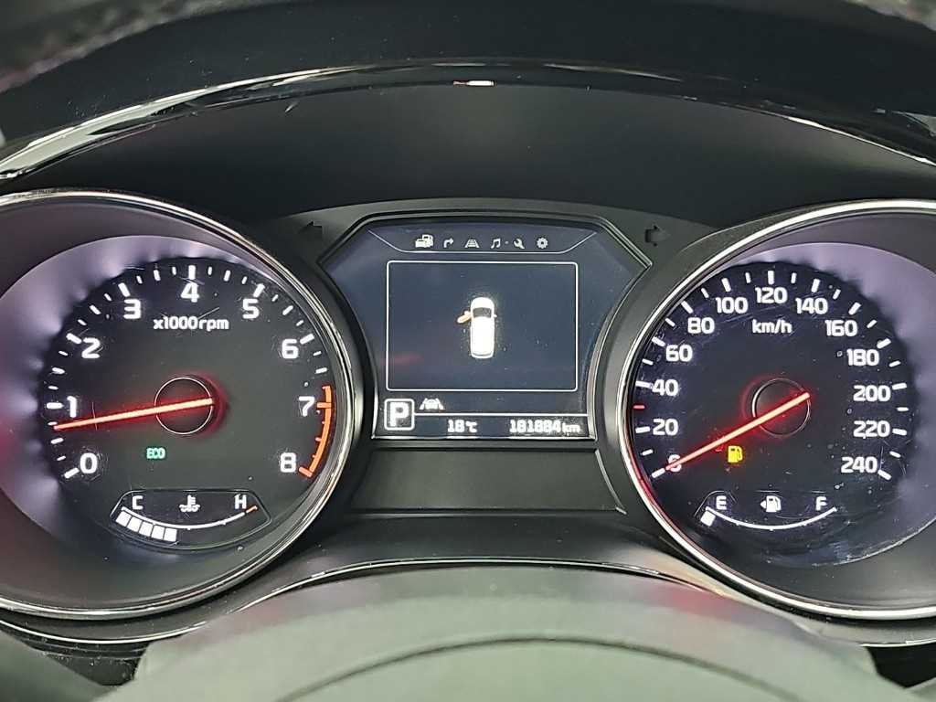 Kia Carnival — photo 06