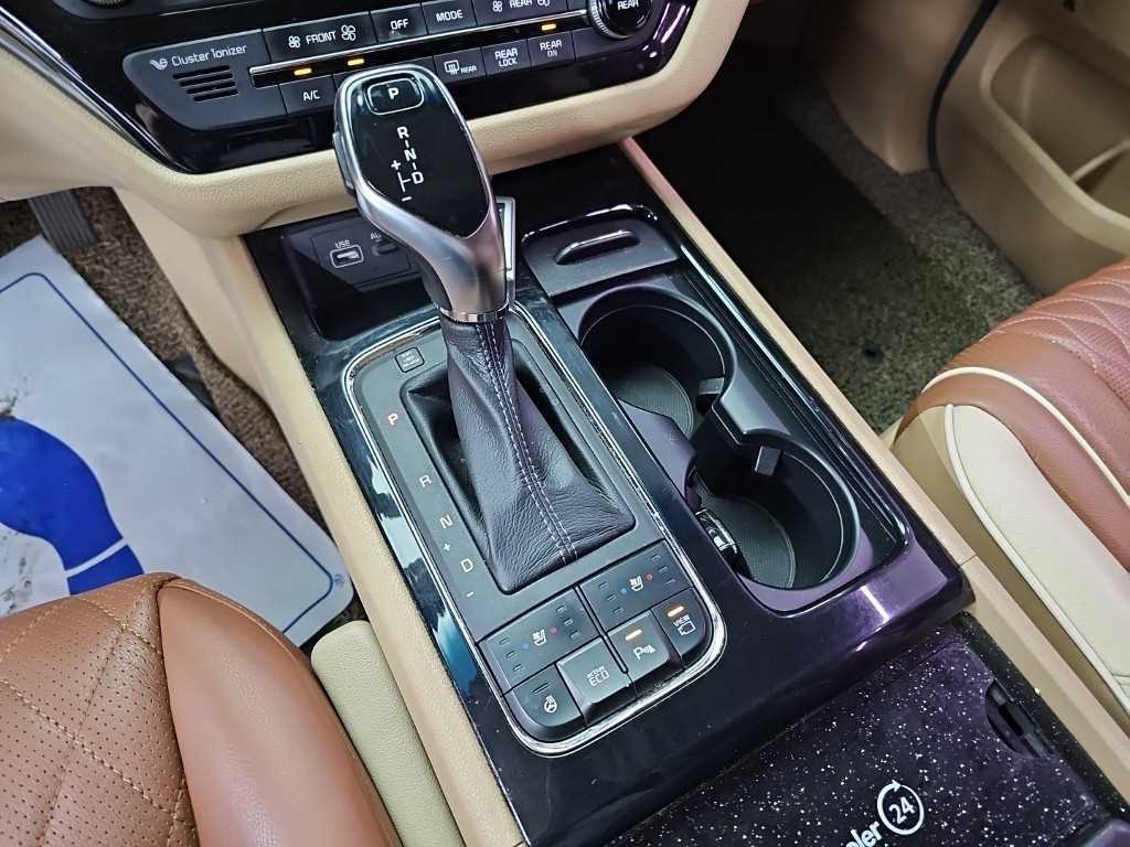 Kia Carnival — photo 08