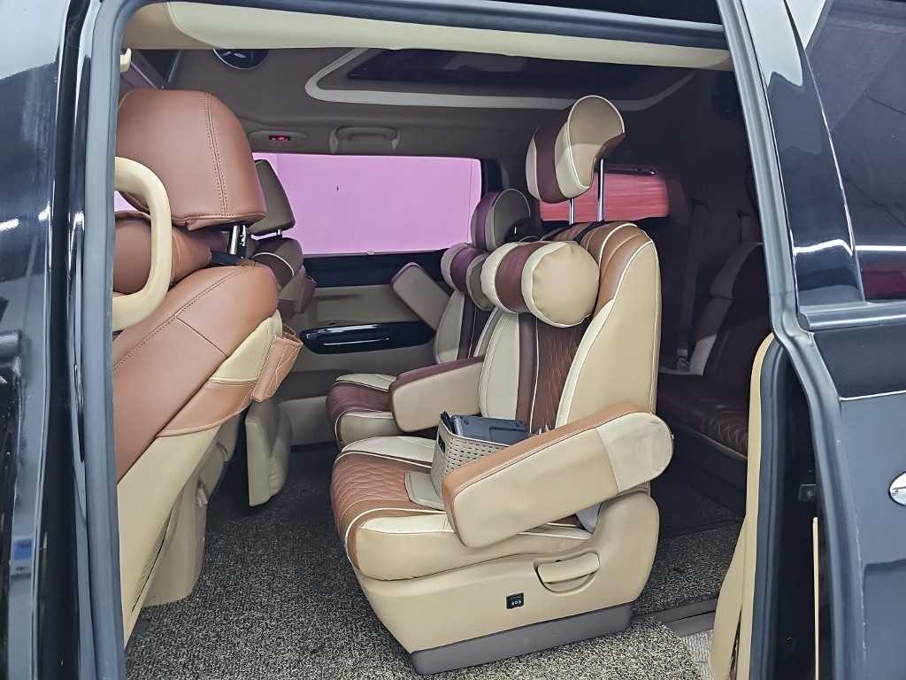 Kia Carnival — photo 12