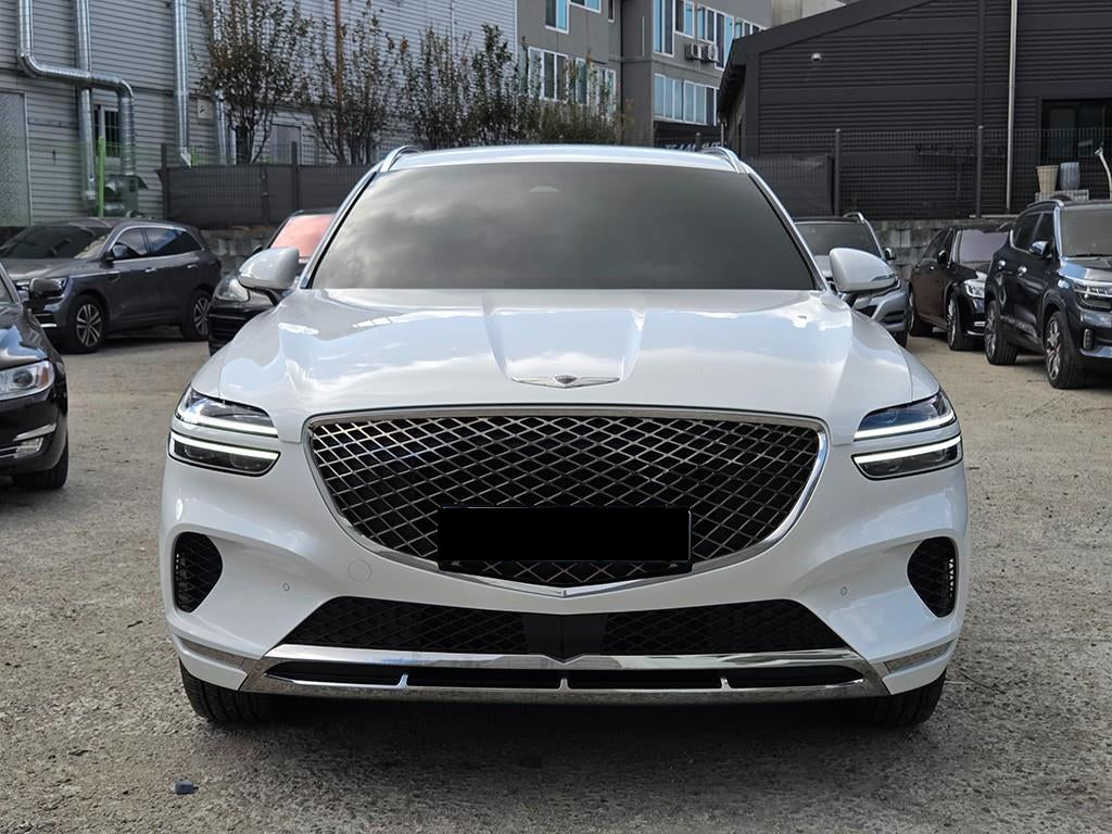Genesis GV70 — photo 01