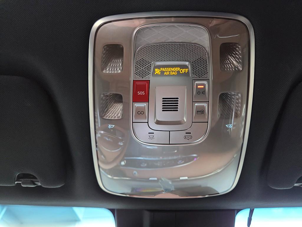 Genesis GV70 — photo 14