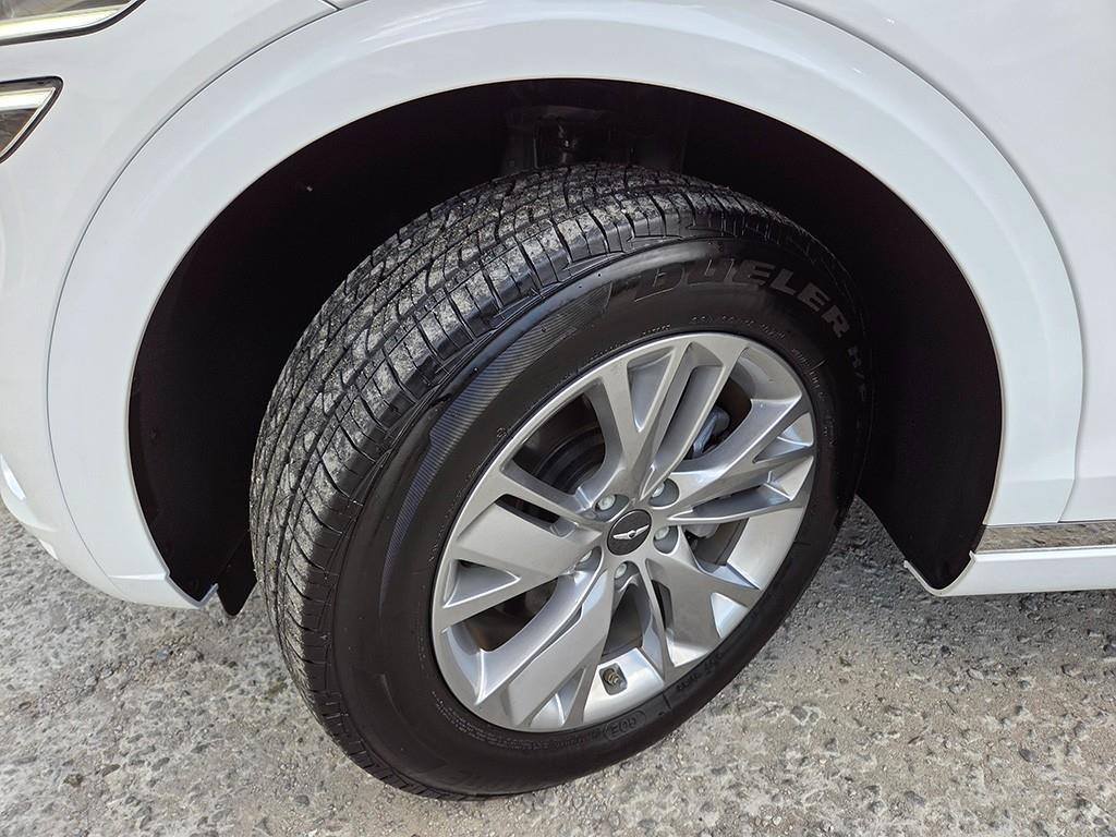 Genesis GV70 — photo 19