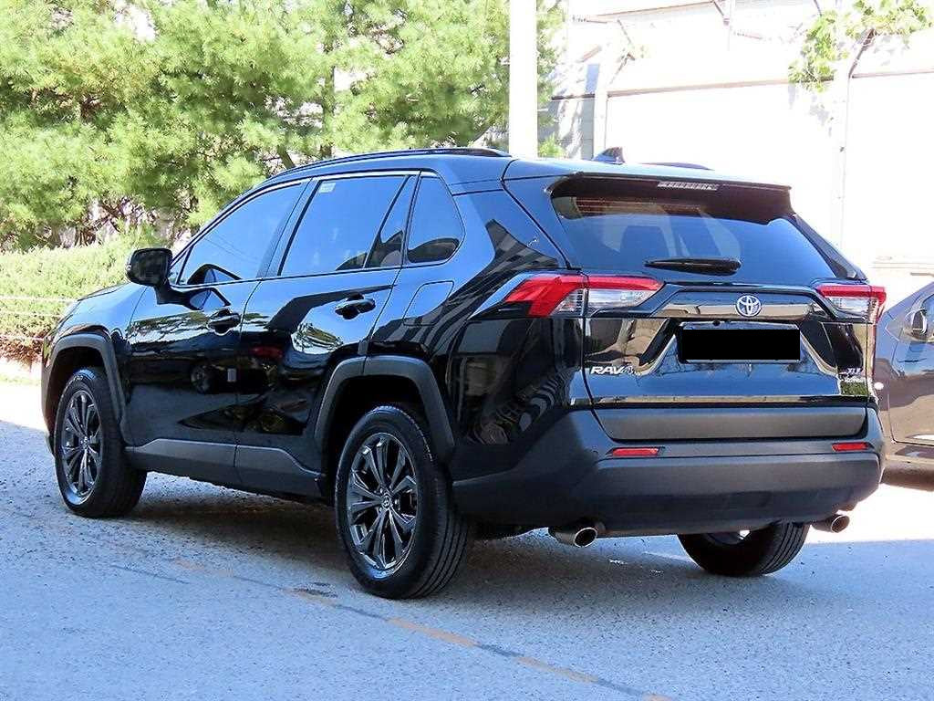 Toyota RAV4 — photo 03