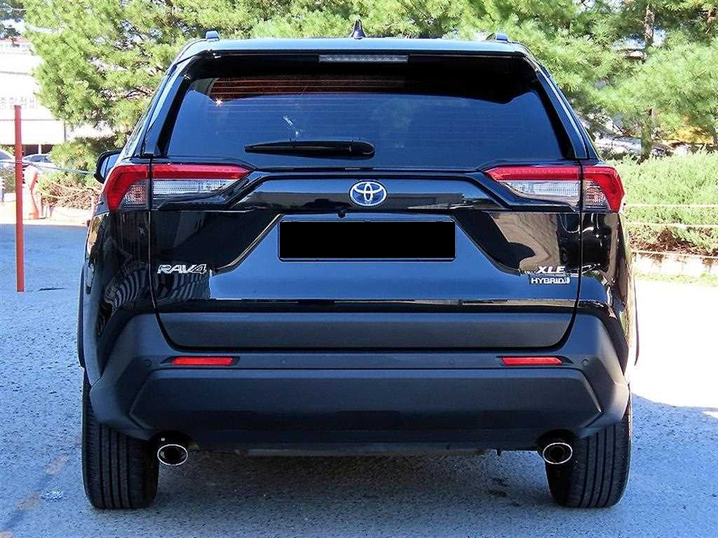 Toyota RAV4 — photo 04