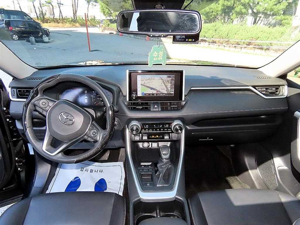 Toyota RAV4 — photo 07