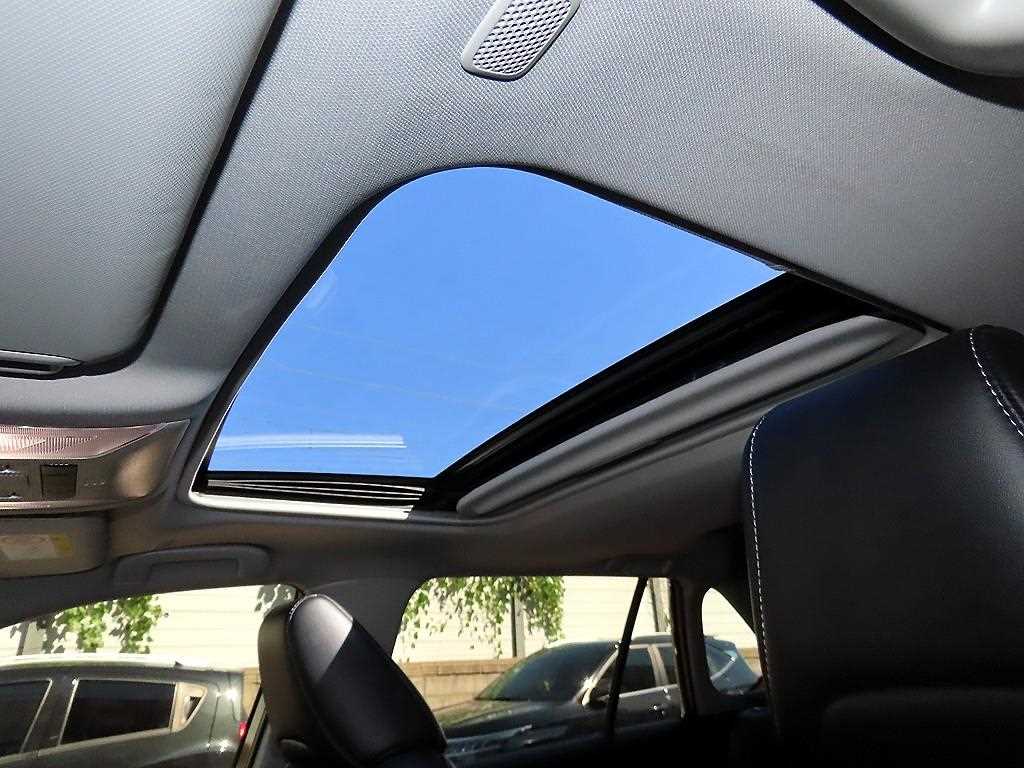 Toyota RAV4 — photo 16