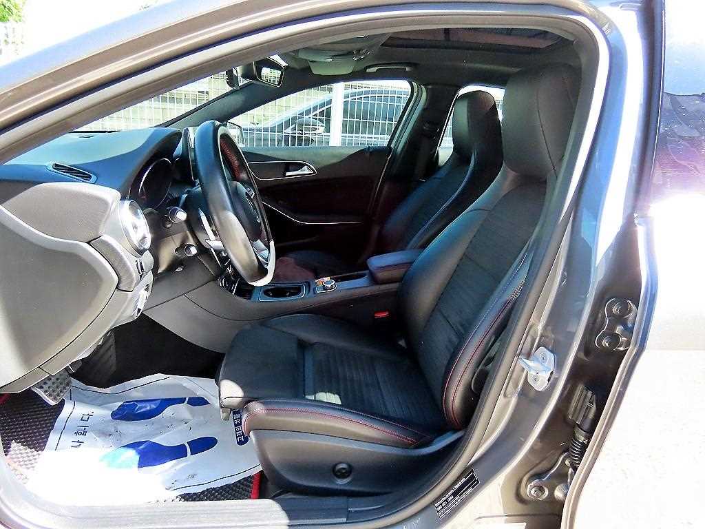 Mercedes-Benz A-Class — photo 05