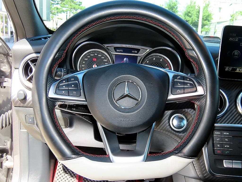 Mercedes-Benz A-Class — photo 08
